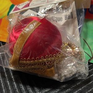 VTG  Dexter's Boutique Ball Christmas Ornament NEW (45902 RED)